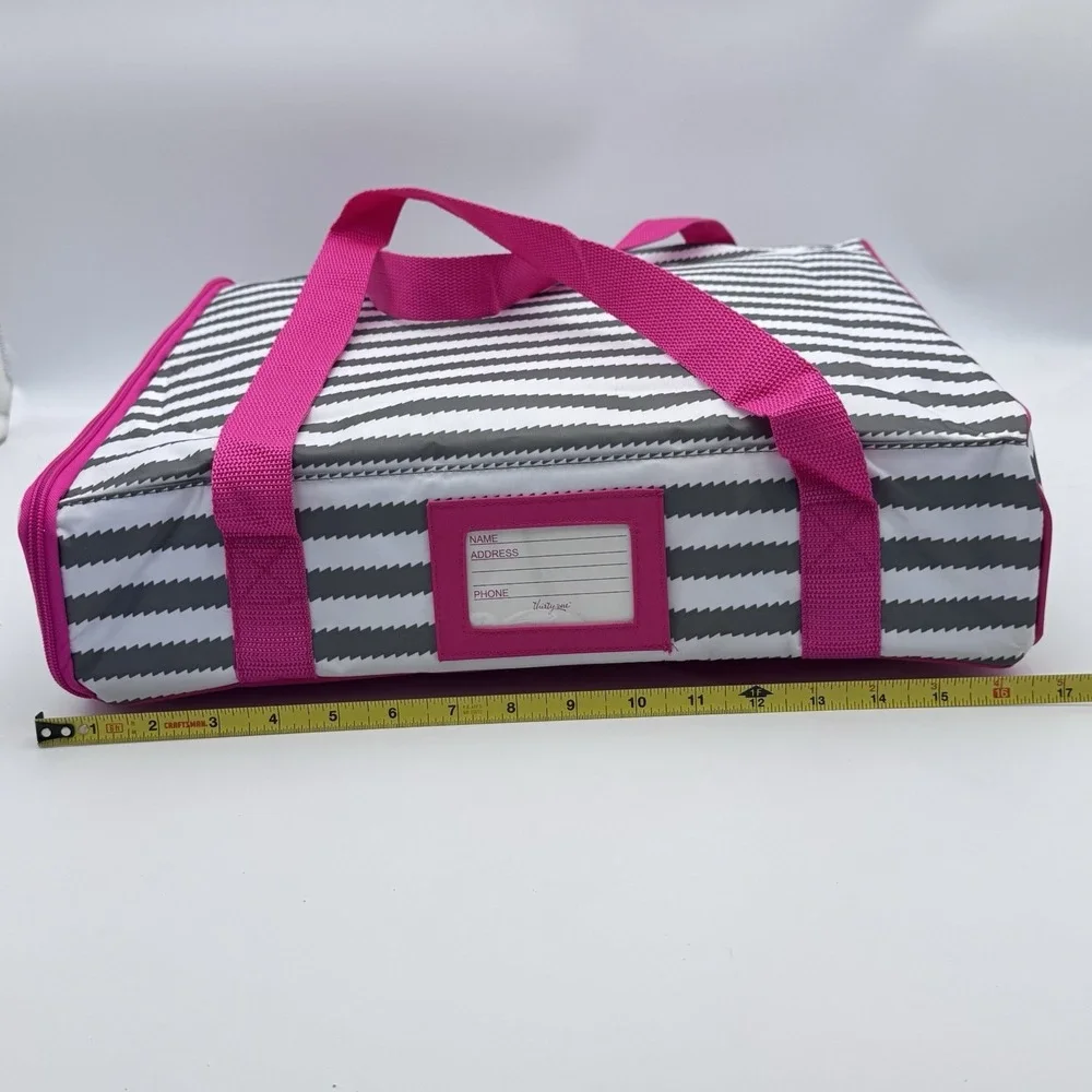 NEW! Thirty One Pack-A-Party Tote Bag Large Thermal Insulated Grey Wave Chevron